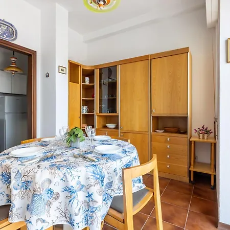 Guesthost - Comfy 10 Min From The Viareggio