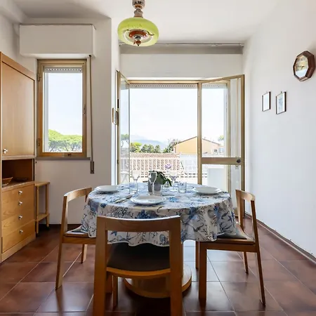 Guesthost - Comfy 10 Min From The Apartamento Viareggio