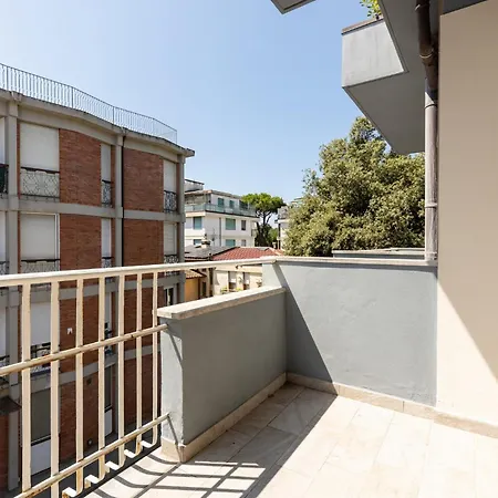 Guesthost - Comfy 10 Min From The Appartamento