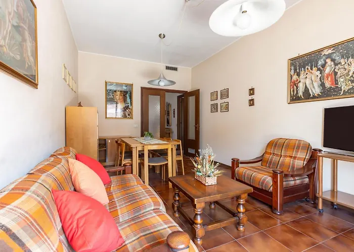 Guesthost - Comfy 10 Min From The