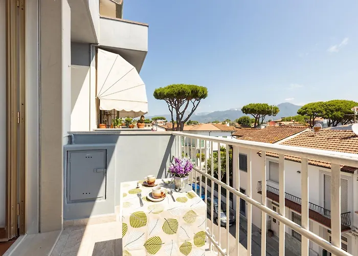 Guesthost - Comfy 10 Min From The Viareggio