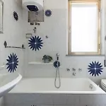 Apartment Guesthost - Comfy 10 Min From The *