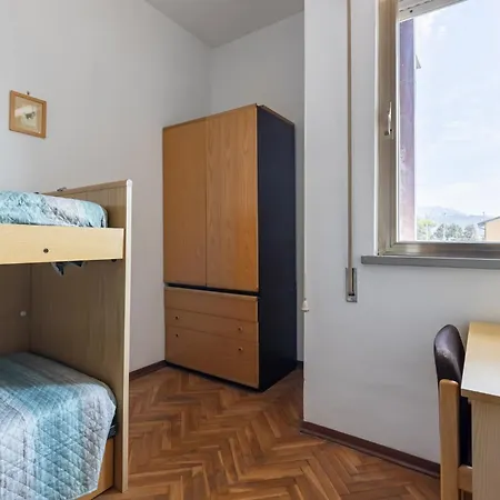 Guesthost - Comfy 10 Min From The * 维亚雷焦