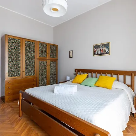 Guesthost - Comfy 10 Min From The アパート