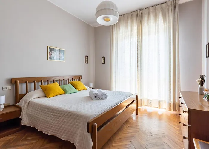 Guesthost - Comfy 10 Min From The