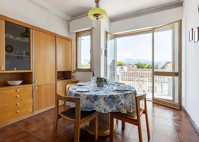 Guesthost - Comfy 10 Min From The В'яреджо